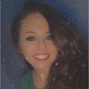 Meet your Posher, Kendra